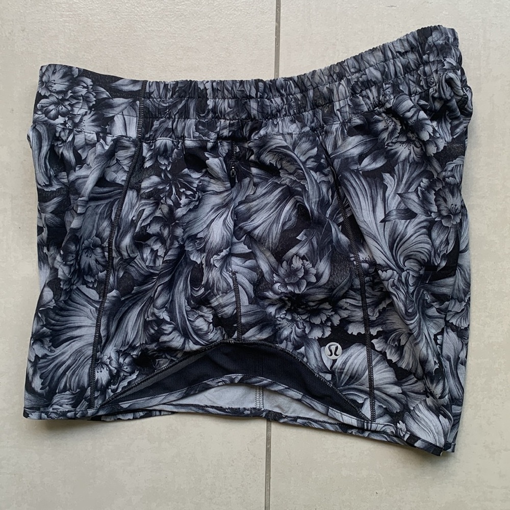 LULULEMON Hotty Hot Shorts  Night Garden Ice Grey Black Gray Floral 8 - Picture 2 of 8